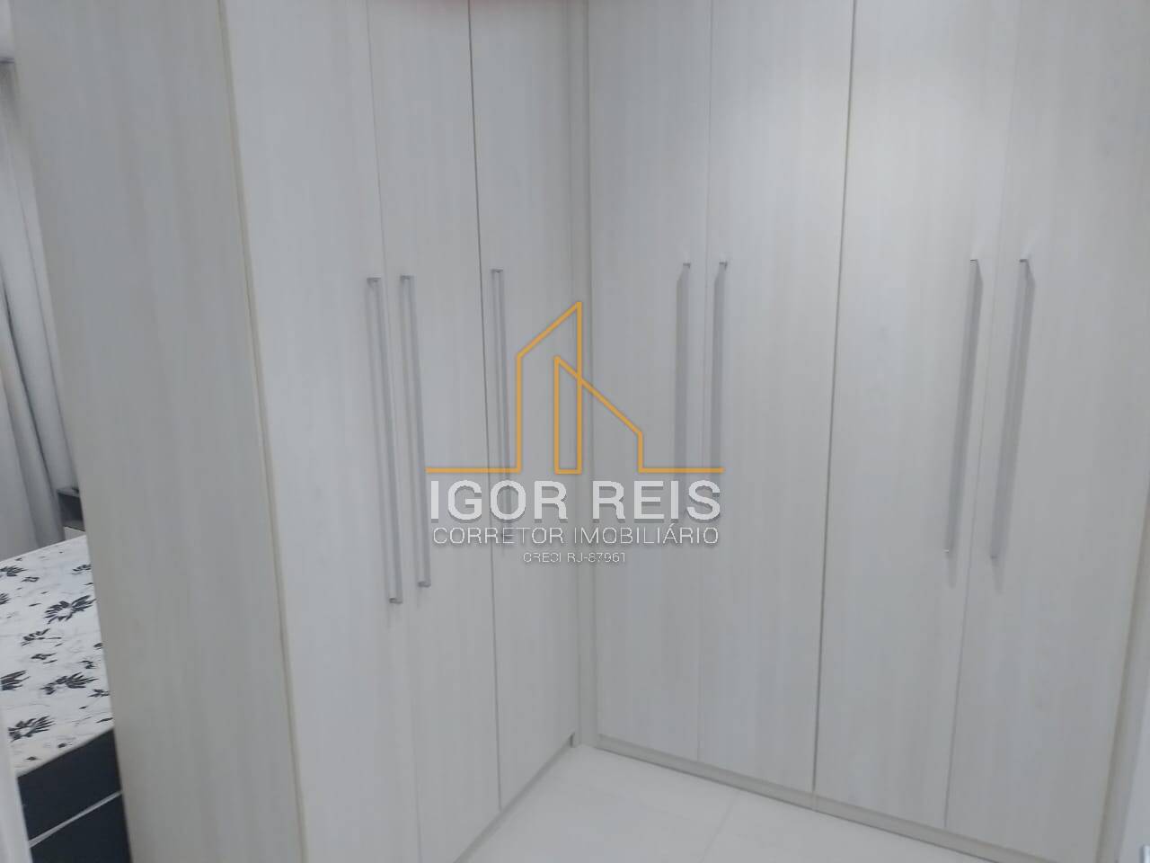Apartamento à venda com 2 quartos, 75m² - Foto 11
