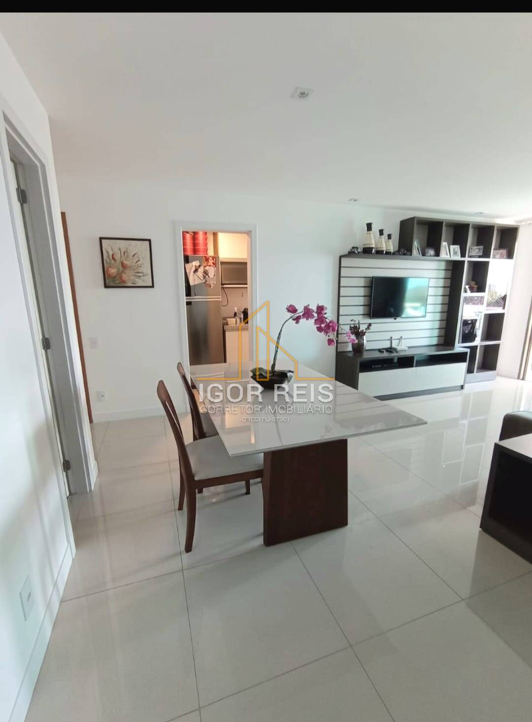 Apartamento à venda com 3 quartos, 115m² - Foto 1