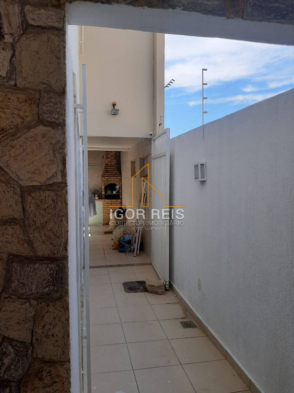 Casa à venda com 3 quartos, 120m² - Foto 11