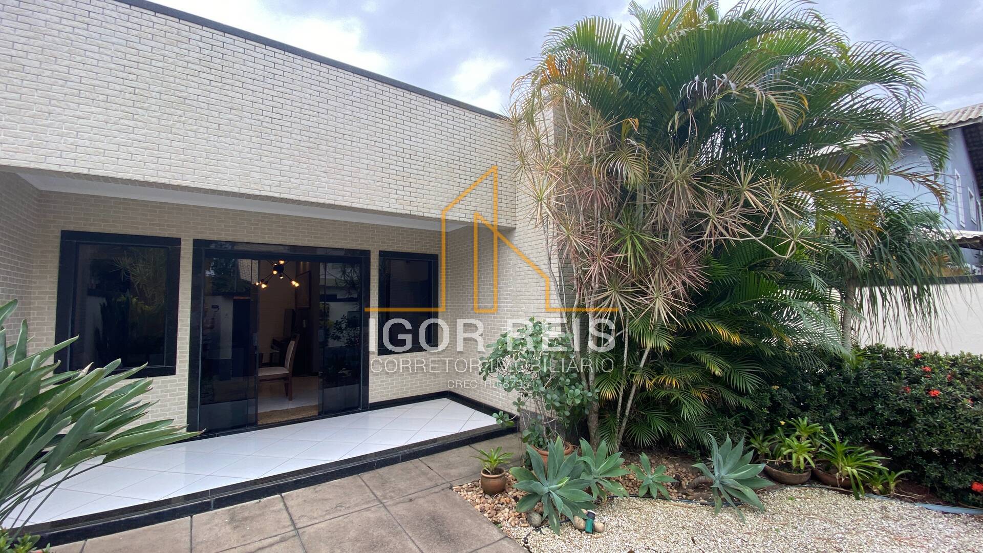 Casa de Condomínio à venda com 3 quartos, 300m² - Foto 13