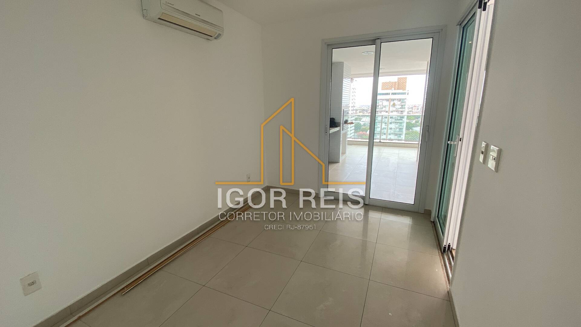 Apartamento para alugar com 3 quartos, 200m² - Foto 12