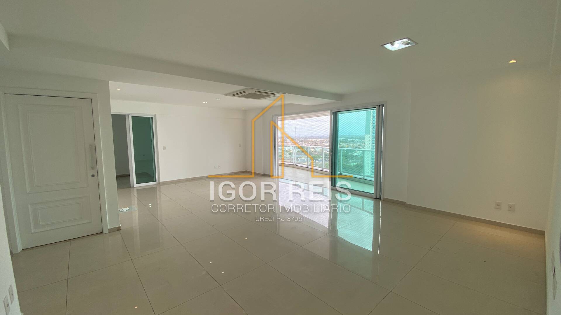 Apartamento para alugar com 3 quartos, 200m² - Foto 4