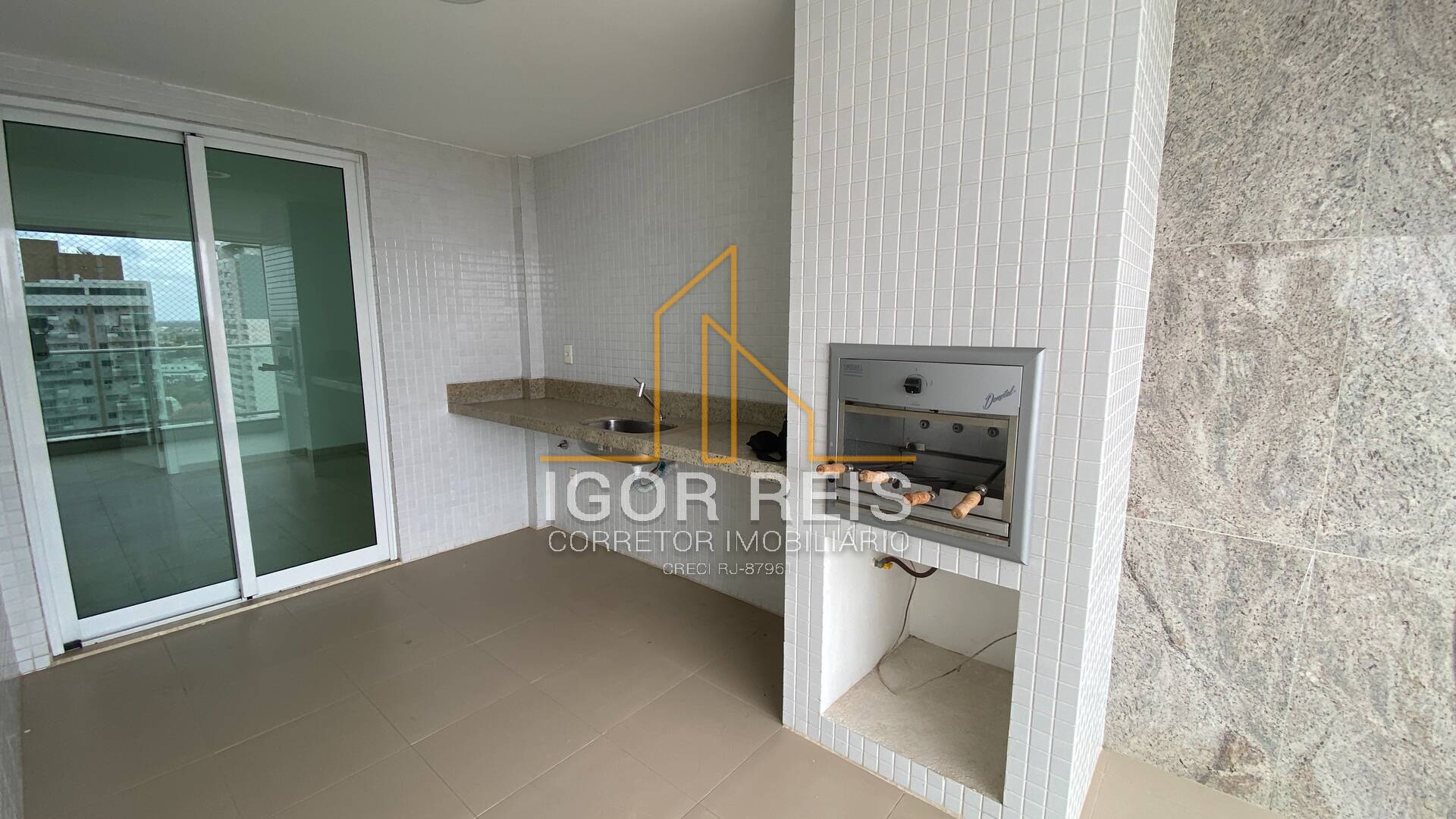 Apartamento para alugar com 3 quartos, 200m² - Foto 8