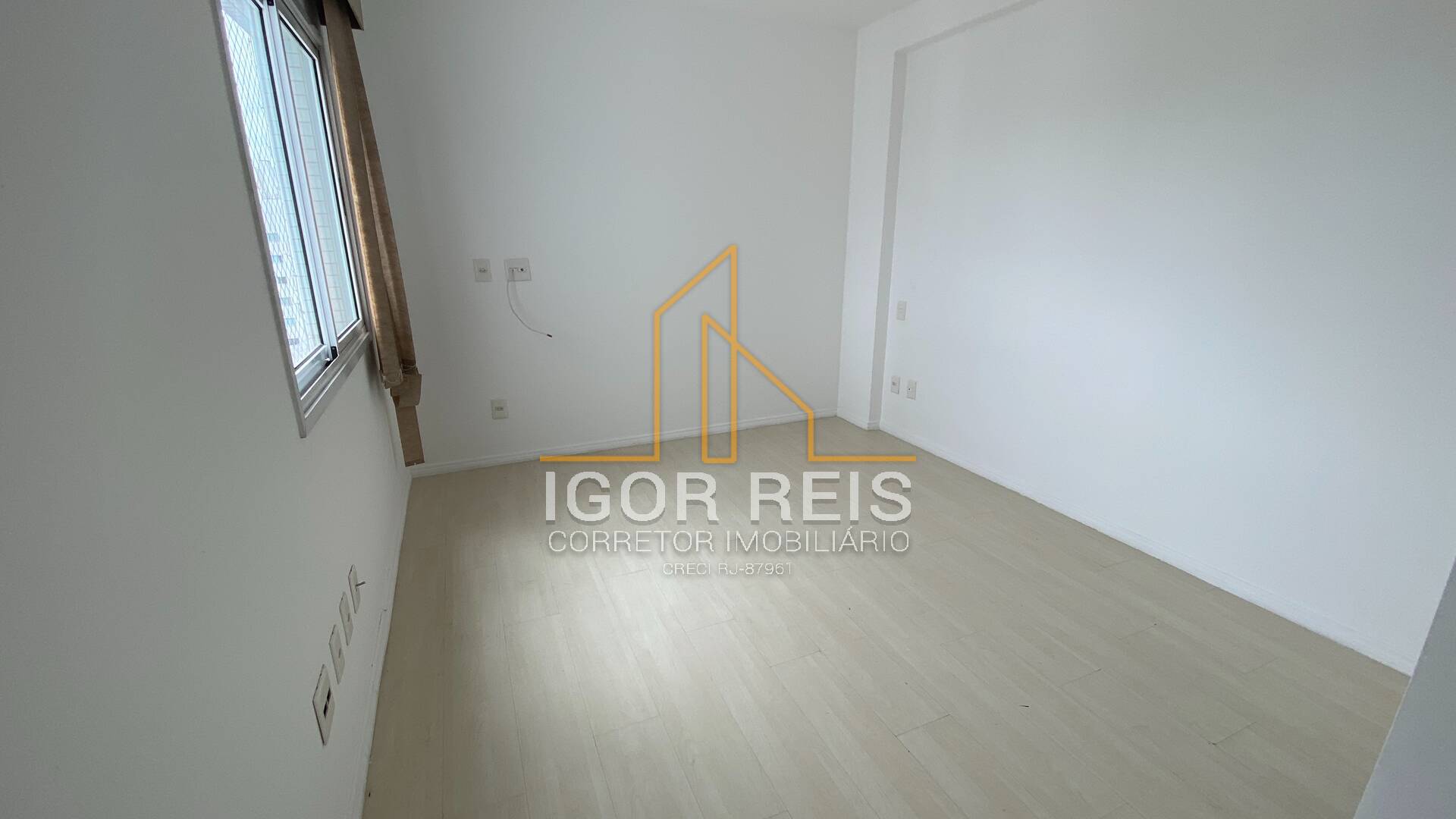 Apartamento para alugar com 3 quartos, 200m² - Foto 16