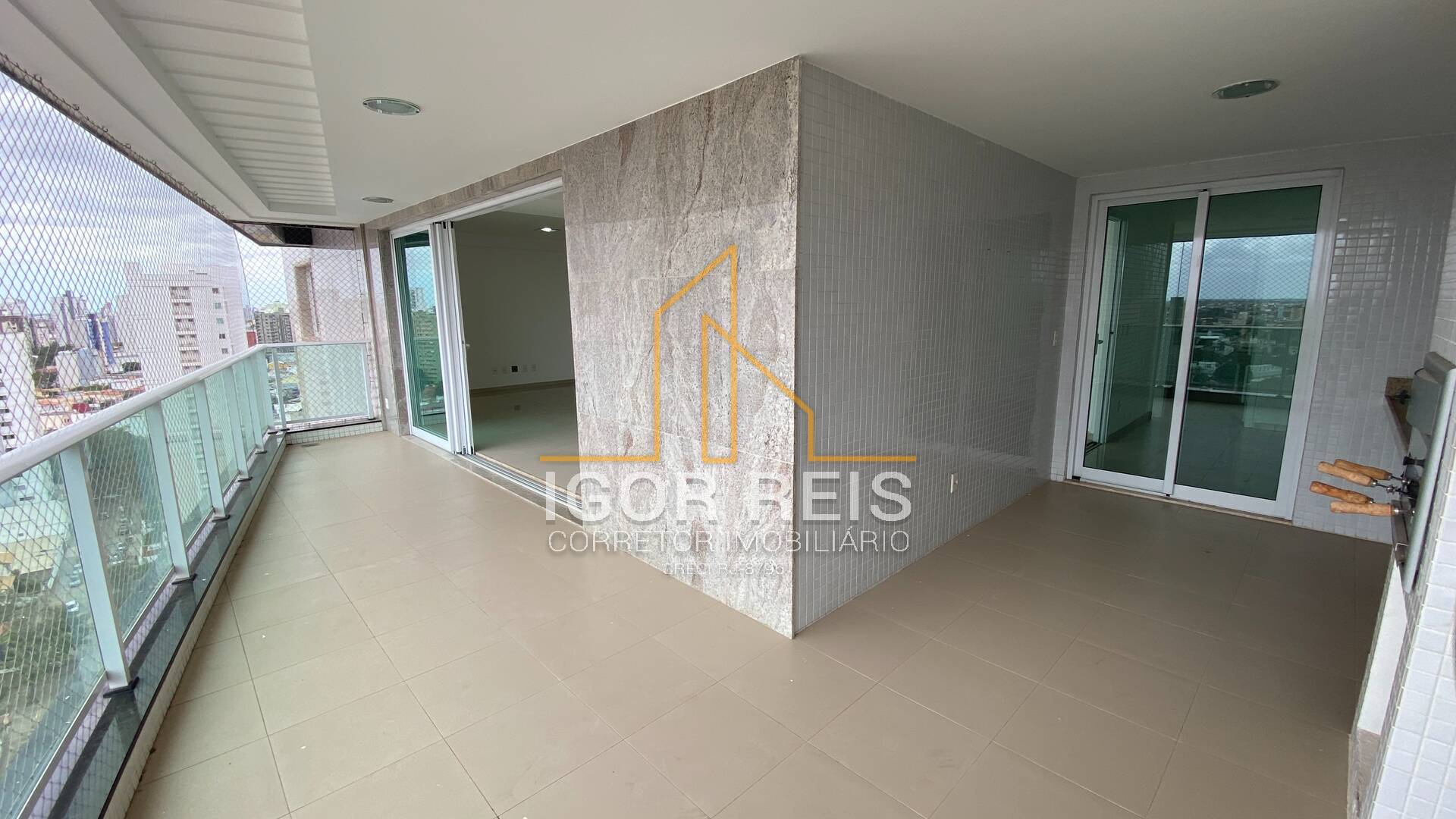 Apartamento para alugar com 3 quartos, 200m² - Foto 9