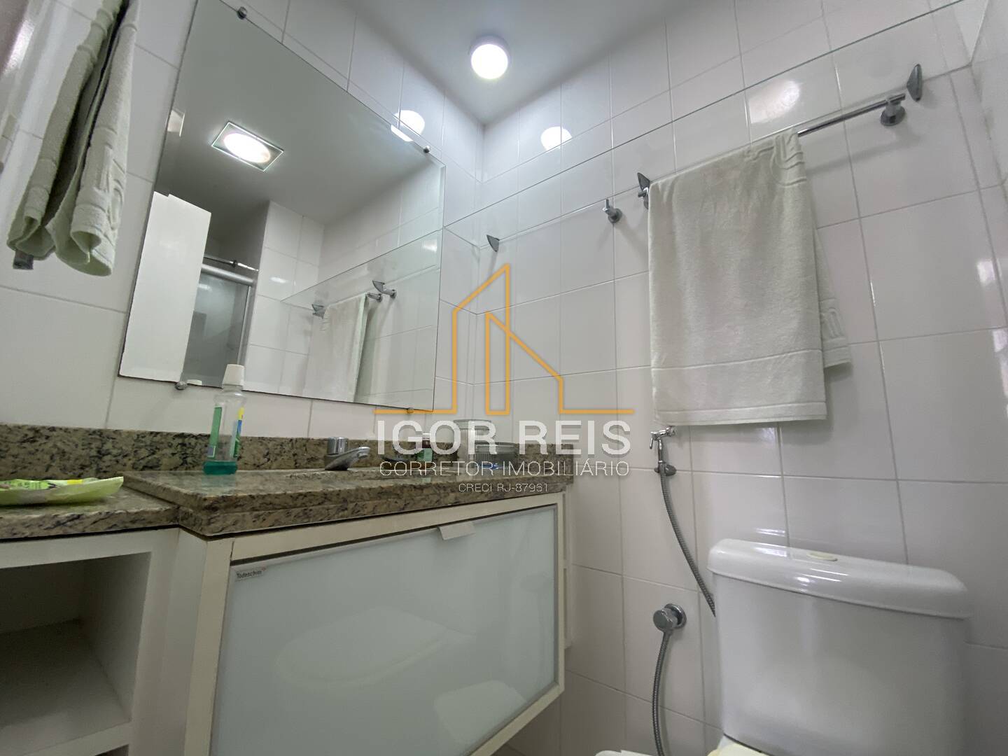 Apartamento à venda com 2 quartos, 68m² - Foto 13